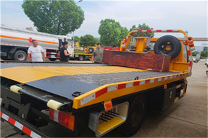 上甘岭区附近拖车电话号码服务